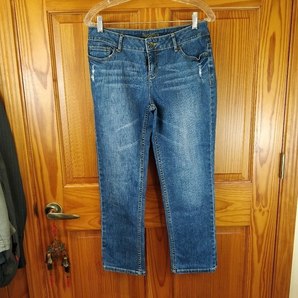 Simply Vera Vera Wang Skinny Jeans Size 6 Vintage Denim with Metal Buttons - Picture 2 of 8